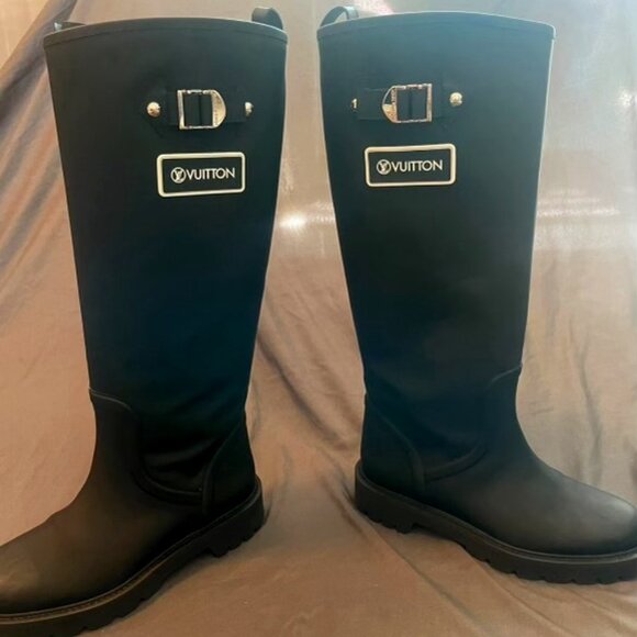 LOUIS VUITTON TERRITORY FLAT HIGH BOOTS - Picture 1 of 5
